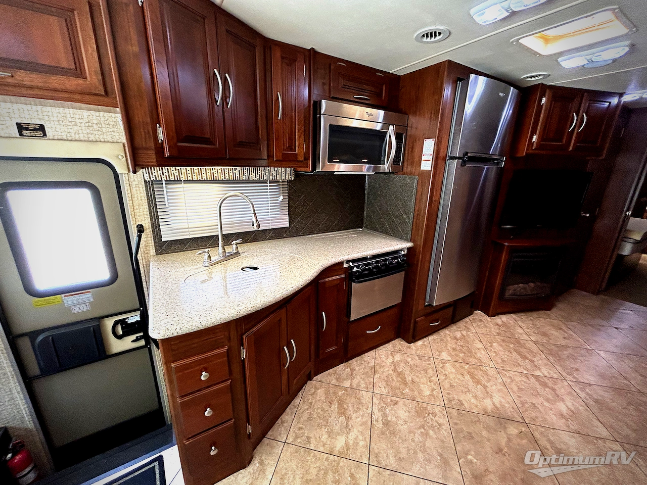2015 Coachmen Mirada 35LS Photo 10