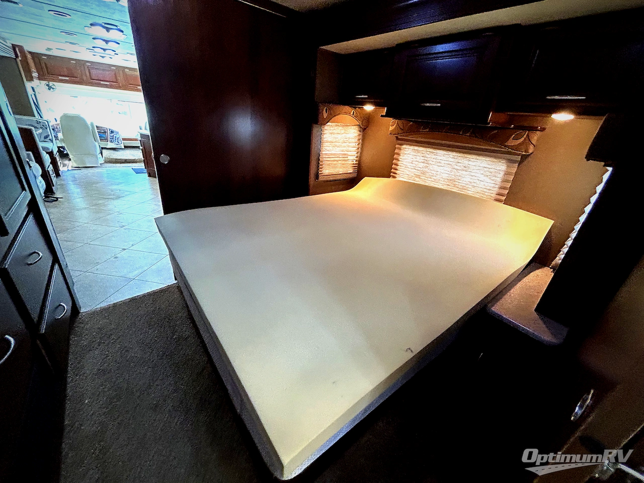 2015 Coachmen Mirada 35LS Photo 17