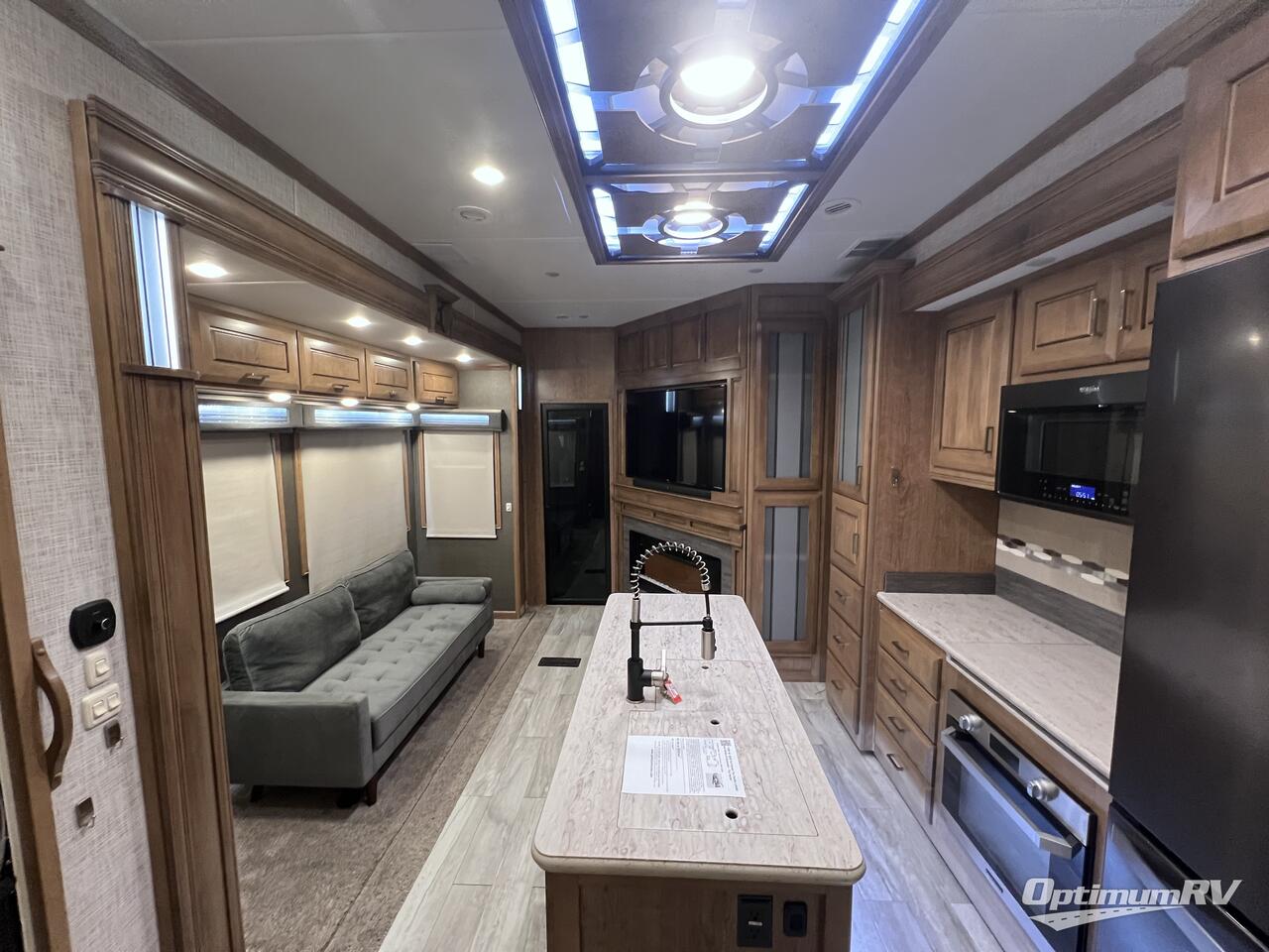 2020 DRV Luxury Suites FullHouse LX455 Photo 4