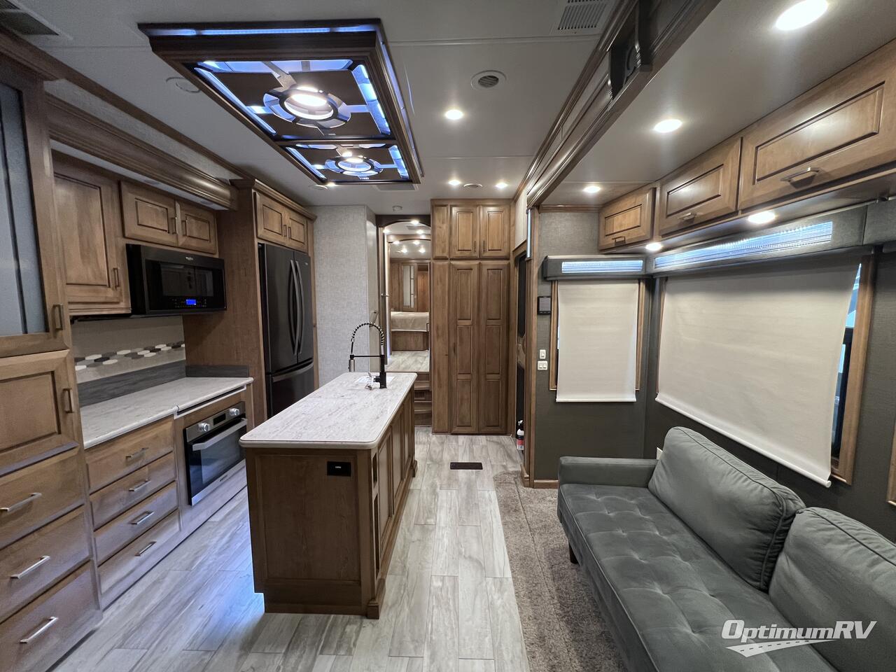 2020 DRV Luxury Suites FullHouse LX455 Photo 5