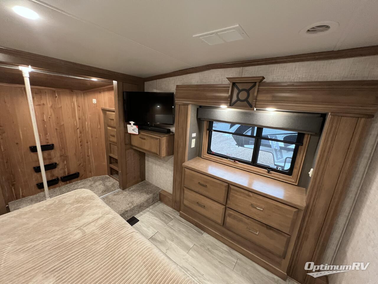 2020 DRV Luxury Suites FullHouse LX455 Photo 18