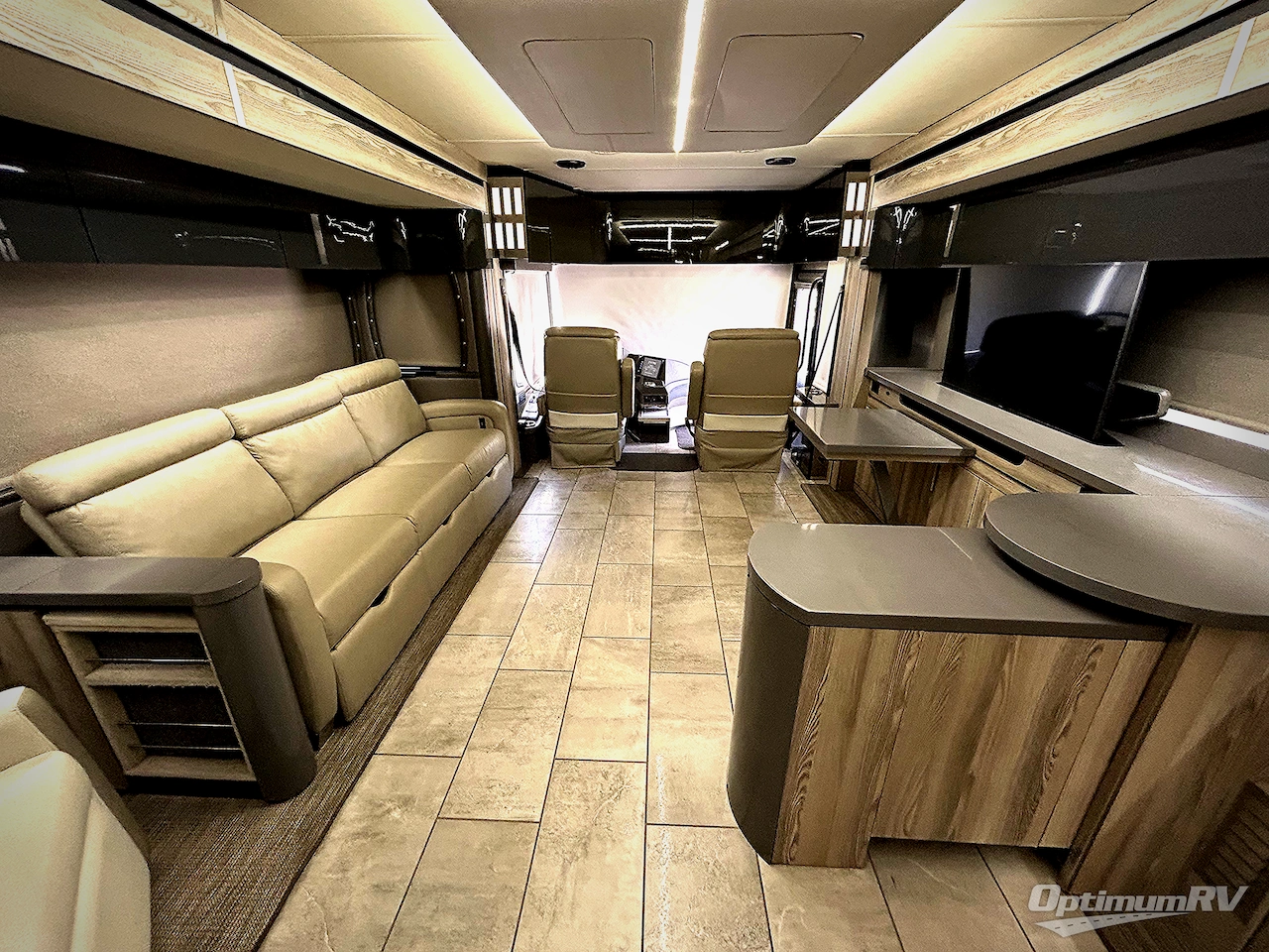 2018 Winnebago Horizon 40A Photo 5