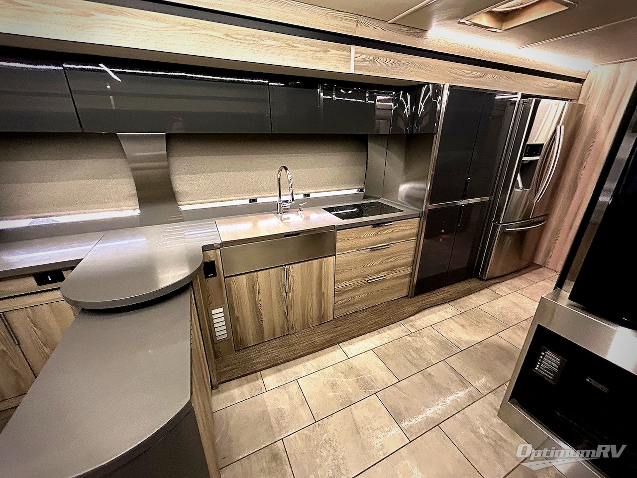 2018 Winnebago Horizon 40A Photo 6