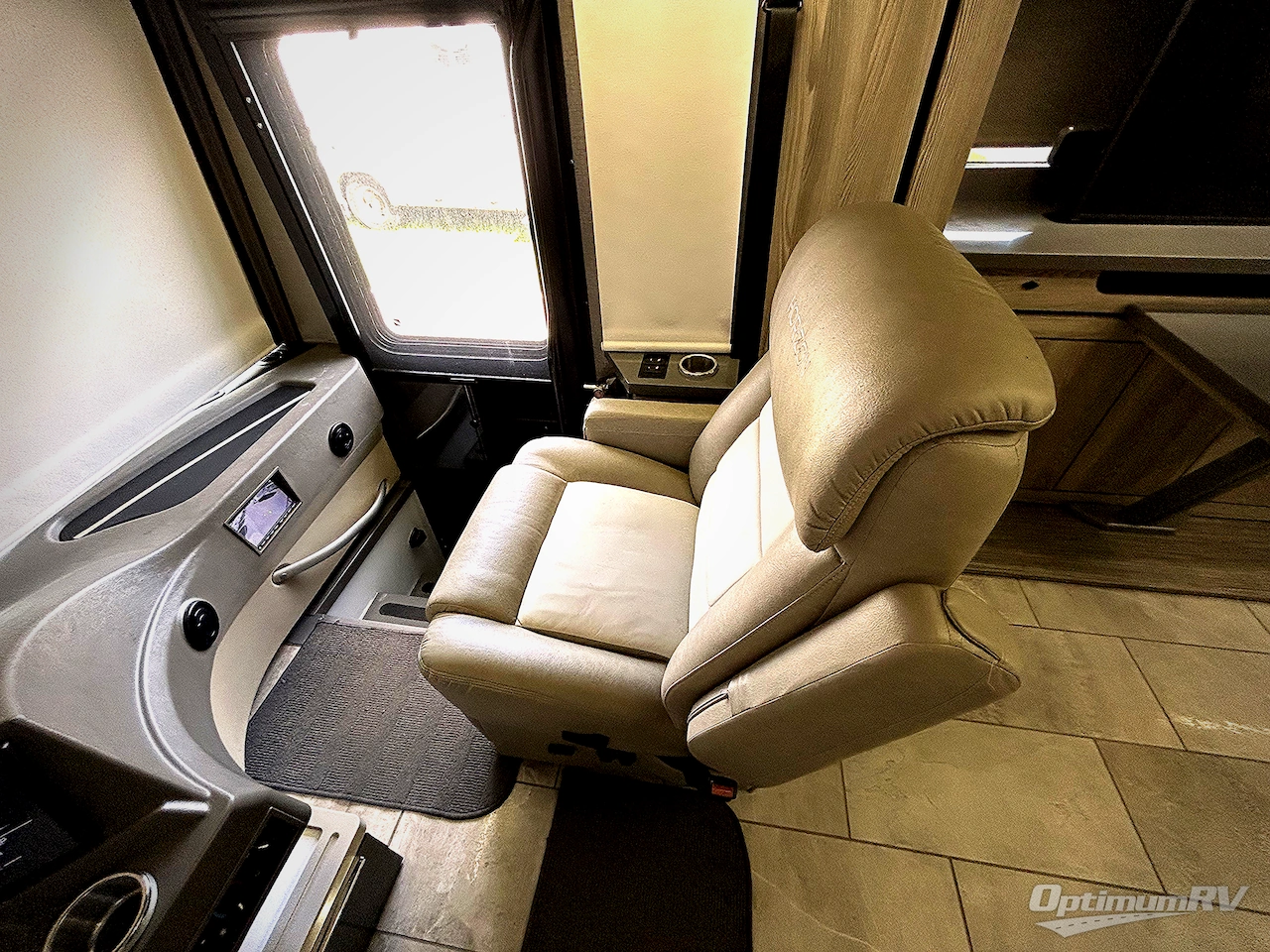 2018 Winnebago Horizon 40A Photo 10