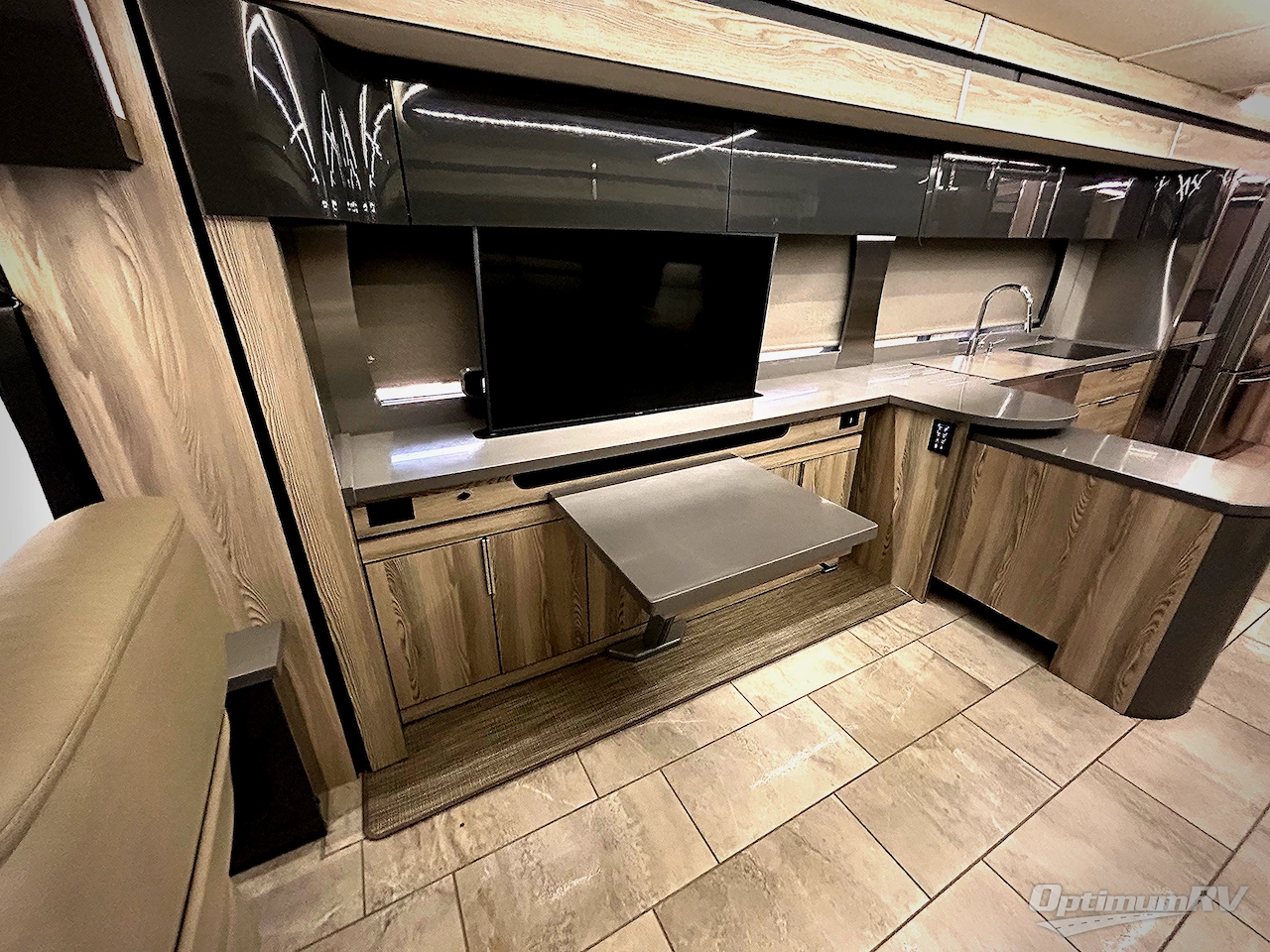 2018 Winnebago Horizon 40A Photo 11