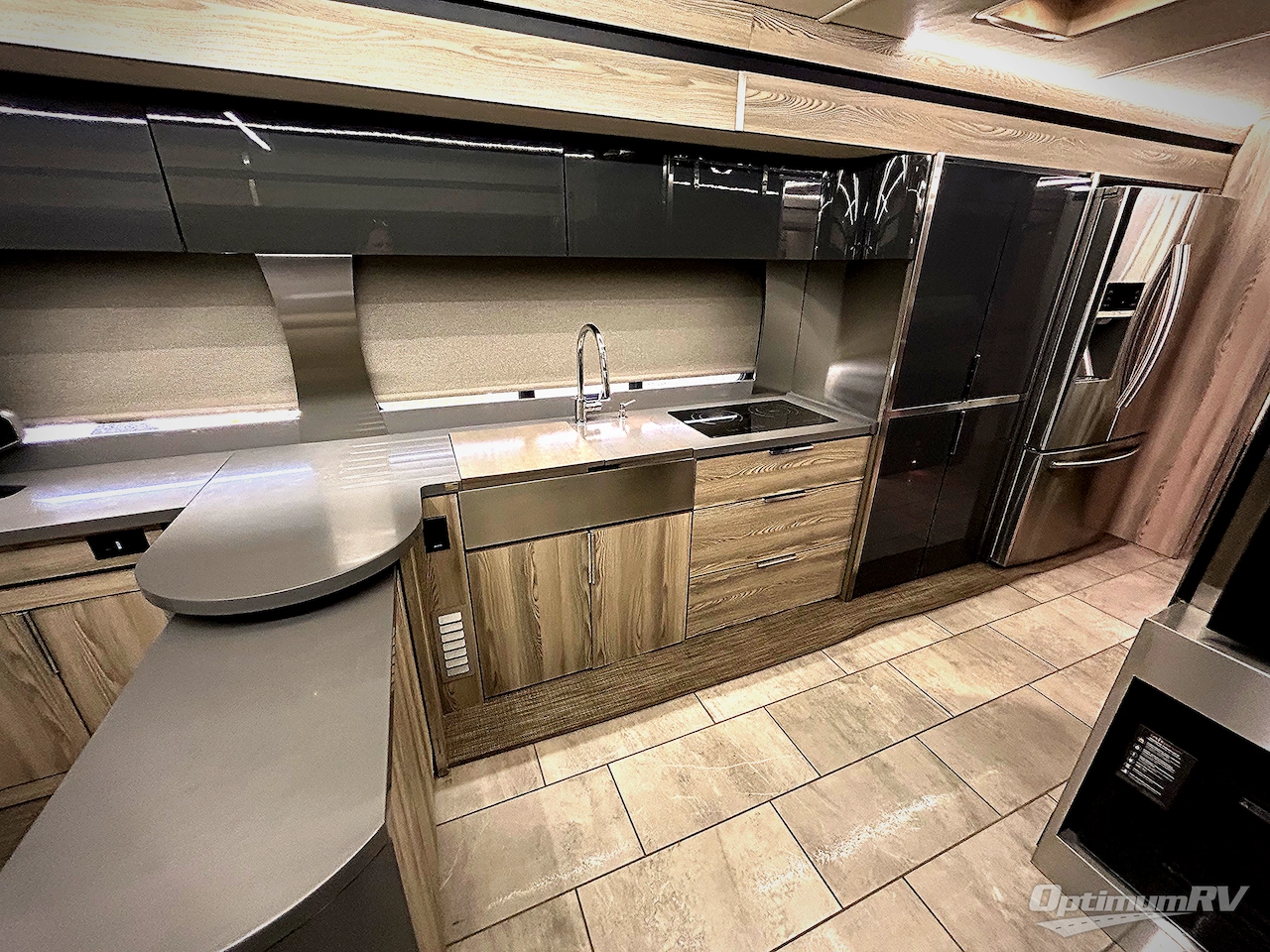 2018 Winnebago Horizon 40A Photo 12