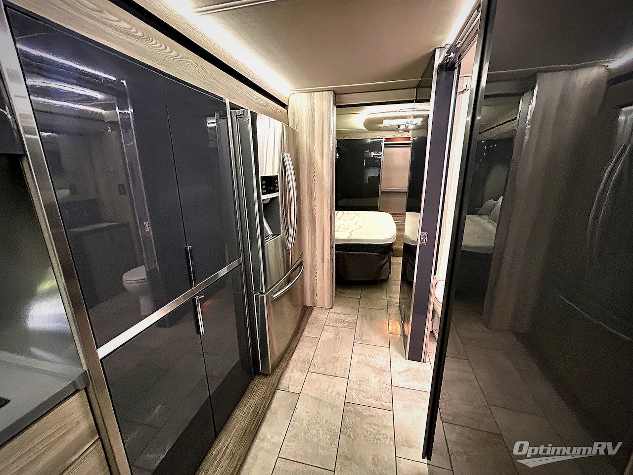 2018 Winnebago Horizon 40A Photo 16