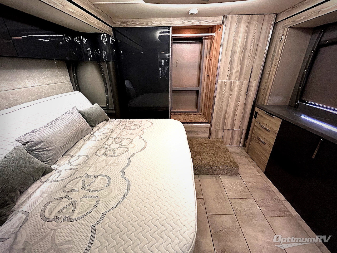 2018 Winnebago Horizon 40A Photo 21