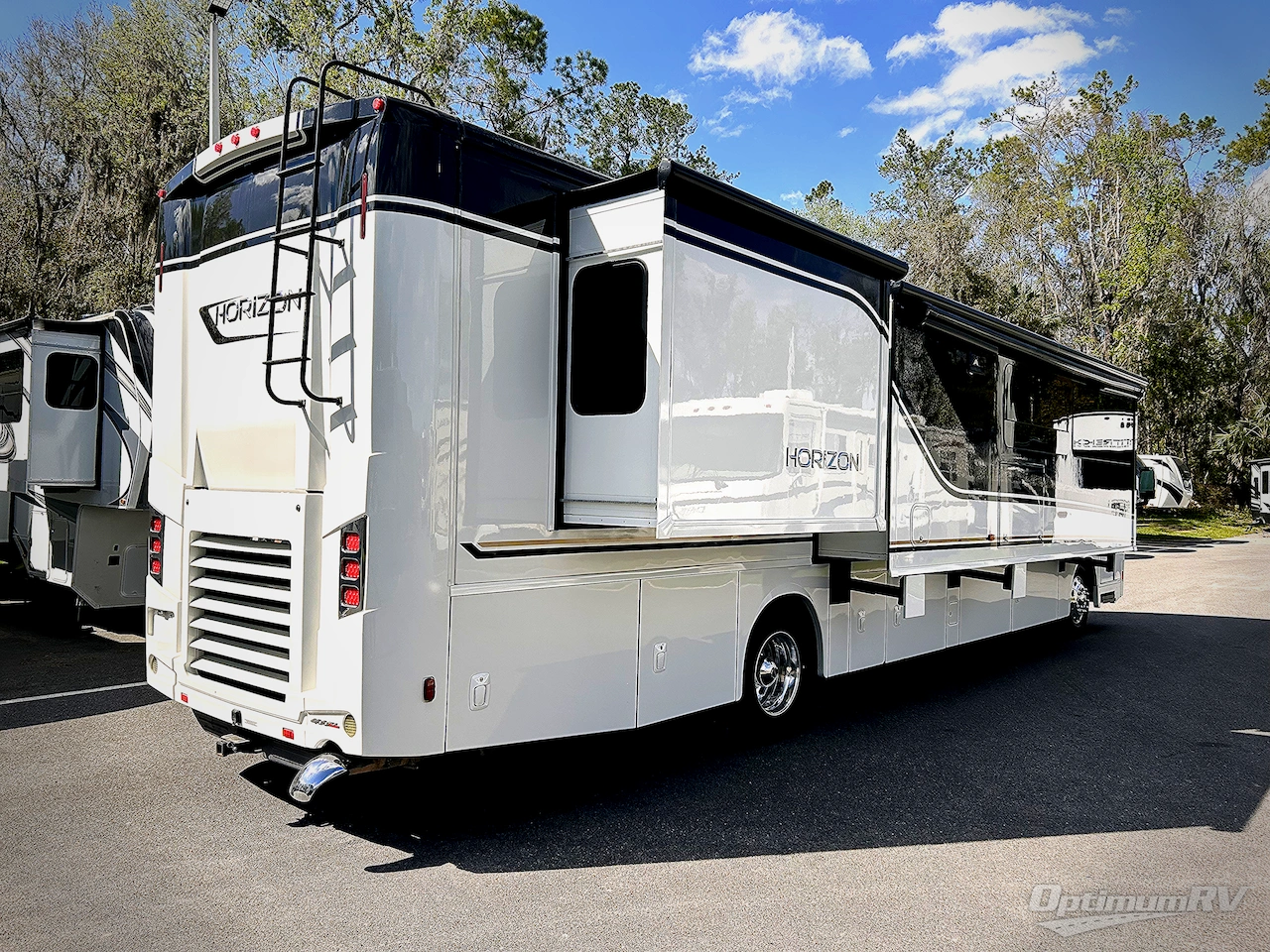 2018 Winnebago Horizon 40A Photo 2