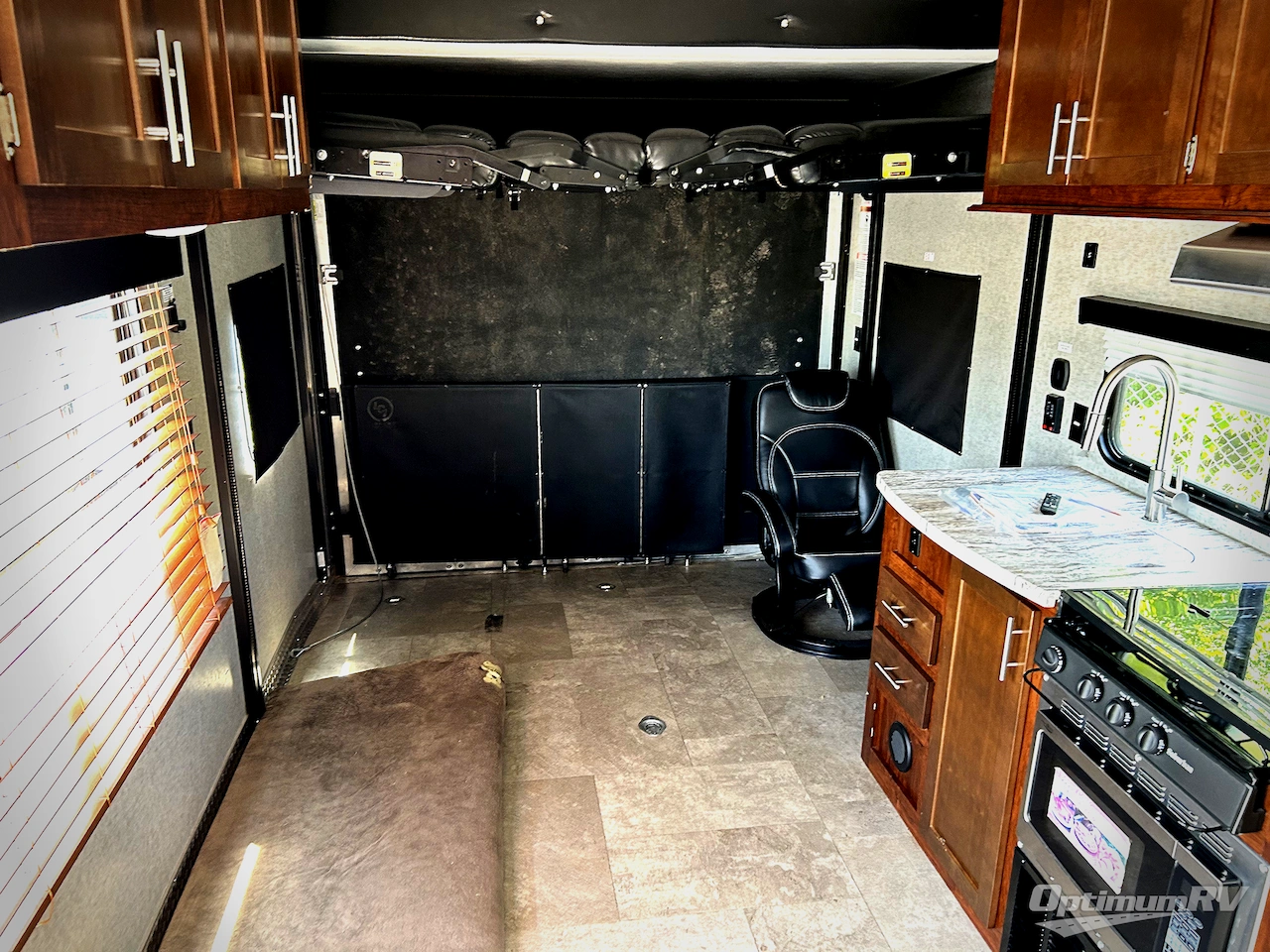 2018 Forest River Vengeance Rogue 25V Photo 4