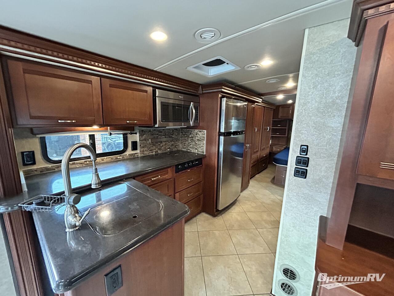 2015 Winnebago Forza 34T Photo 8