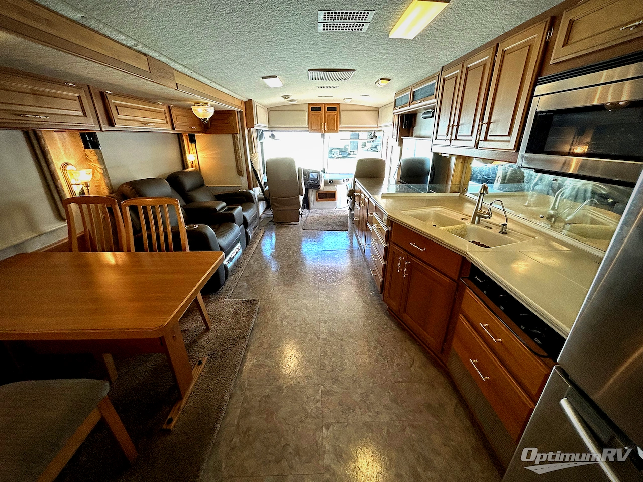 1999 Fleetwood Discovery 37V Photo 5