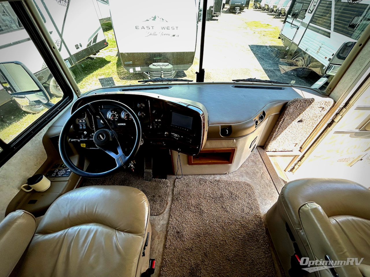 1999 Fleetwood Discovery 37V Photo 8