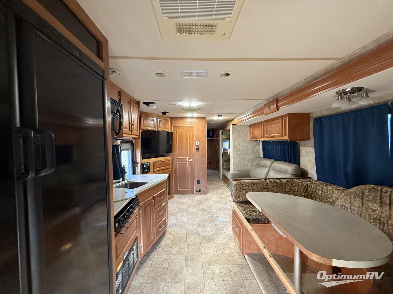 2009 Gulf Stream SuperNova 6400 Photo 6