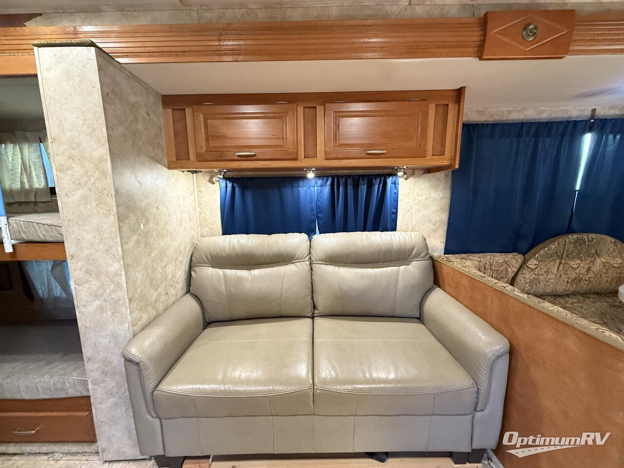 2009 Gulf Stream SuperNova 6400 Photo 8