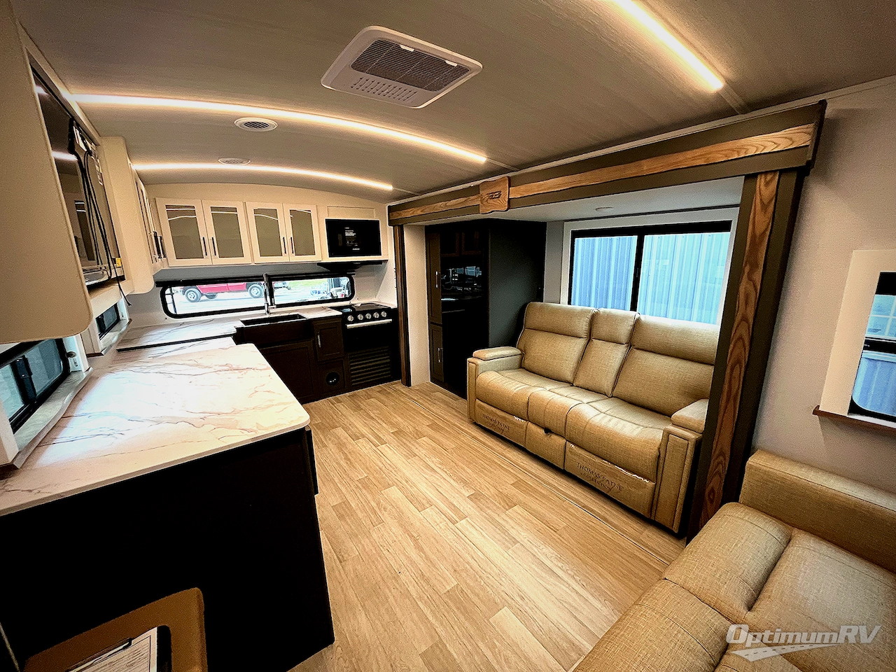 2025 Keystone Bullet Crossfire 270RKS Photo 4