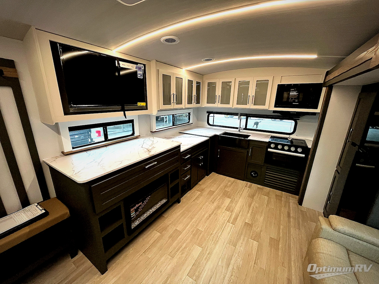 2025 Keystone Bullet Crossfire 270RKS Photo 5