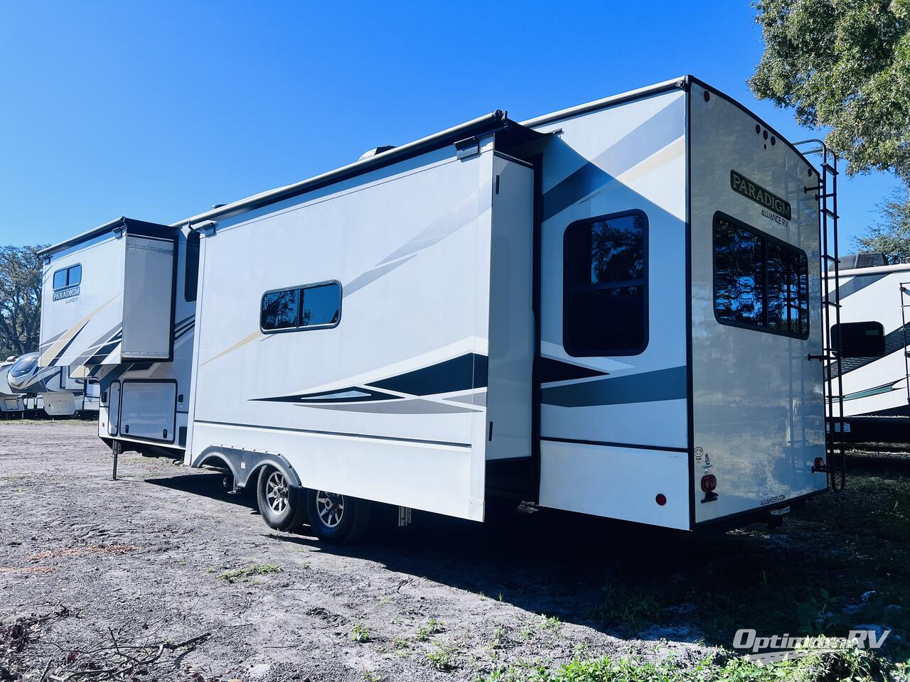 2021 Alliance Paradigm 340RL Photo 2