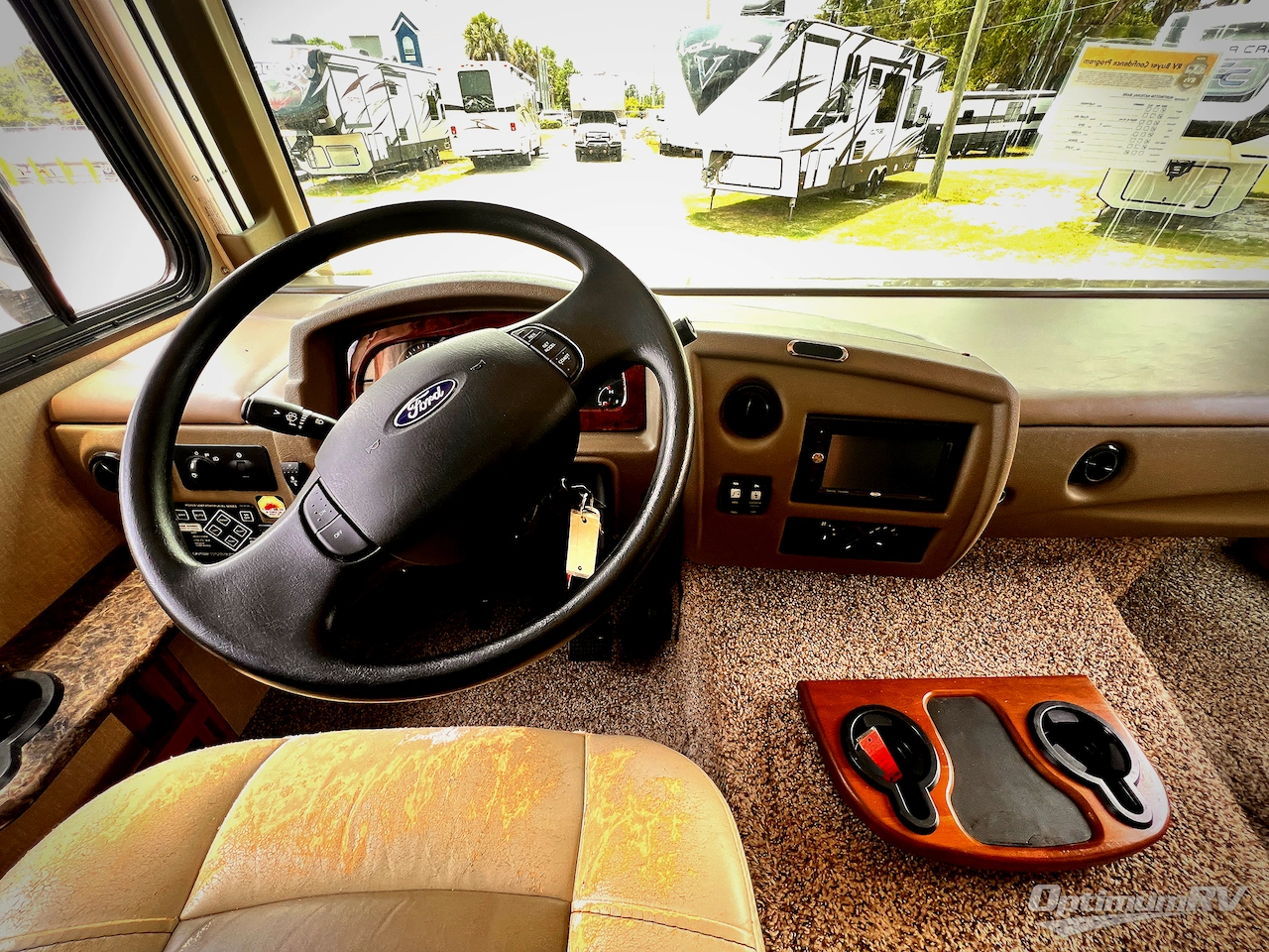 2017 Fleetwood Flair 30U Photo 7