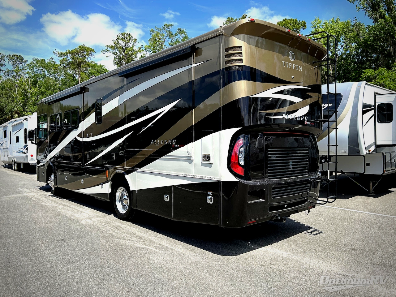 2022 Tiffin Allegro RED 33 AA Photo 3