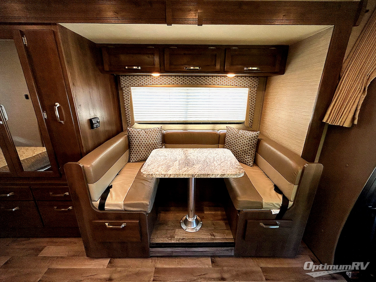 2019 Jayco Melbourne 24L Photo 12