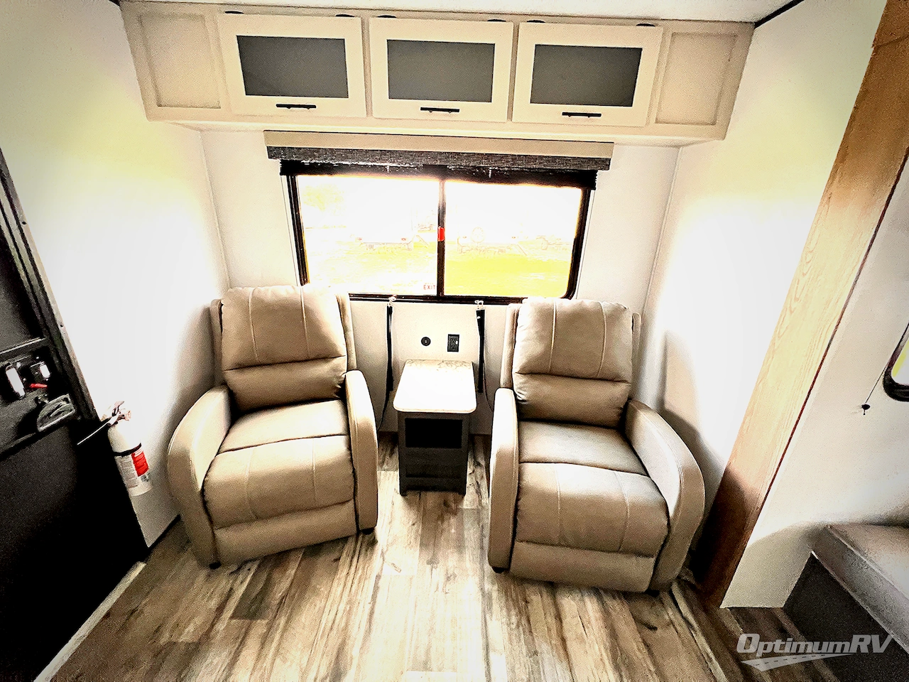 2025 Dutchmen Aspen Trail LE 26RL Photo 6