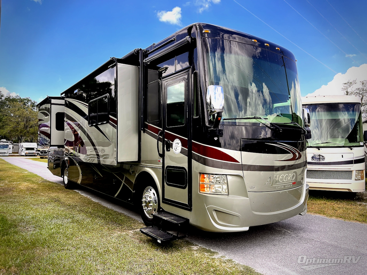 2015 Tiffin Allegro RED 38QRA Photo 1