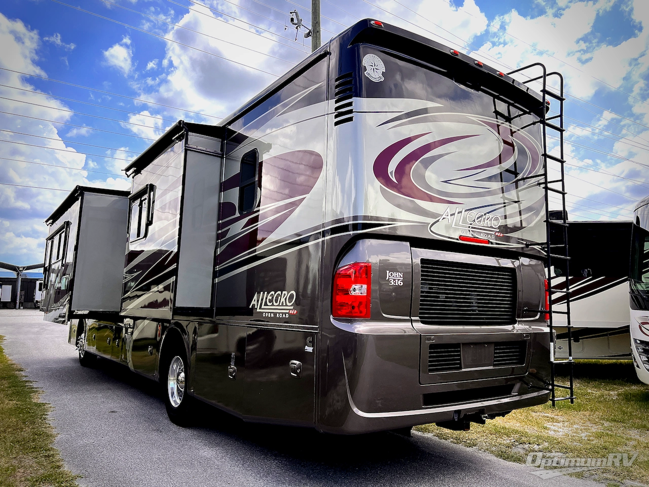 2015 Tiffin Allegro RED 38QRA Photo 2