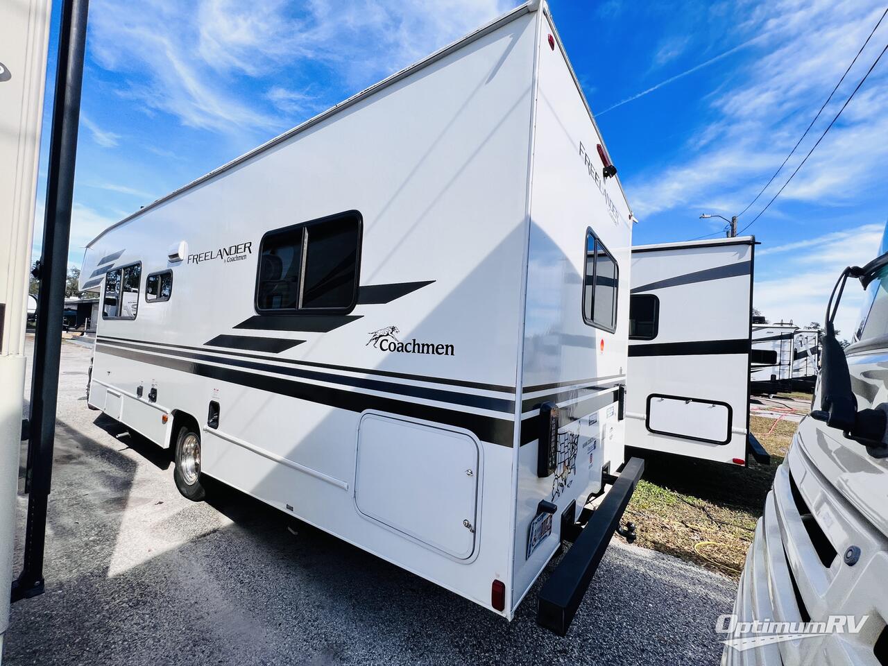 2021 Coachmen Freelander M-27 QB Photo 2