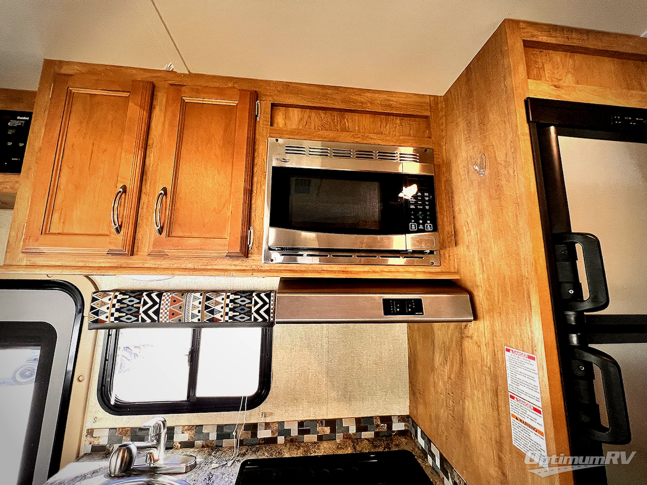 2017 Gulf Stream Conquest Class C 6237 Photo 12