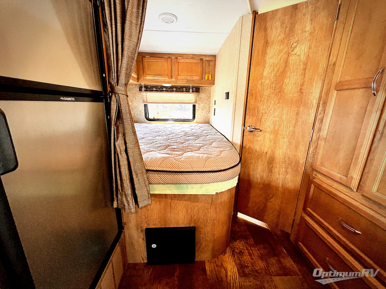 2017 Gulf Stream Conquest Class C 6237 Photo 14