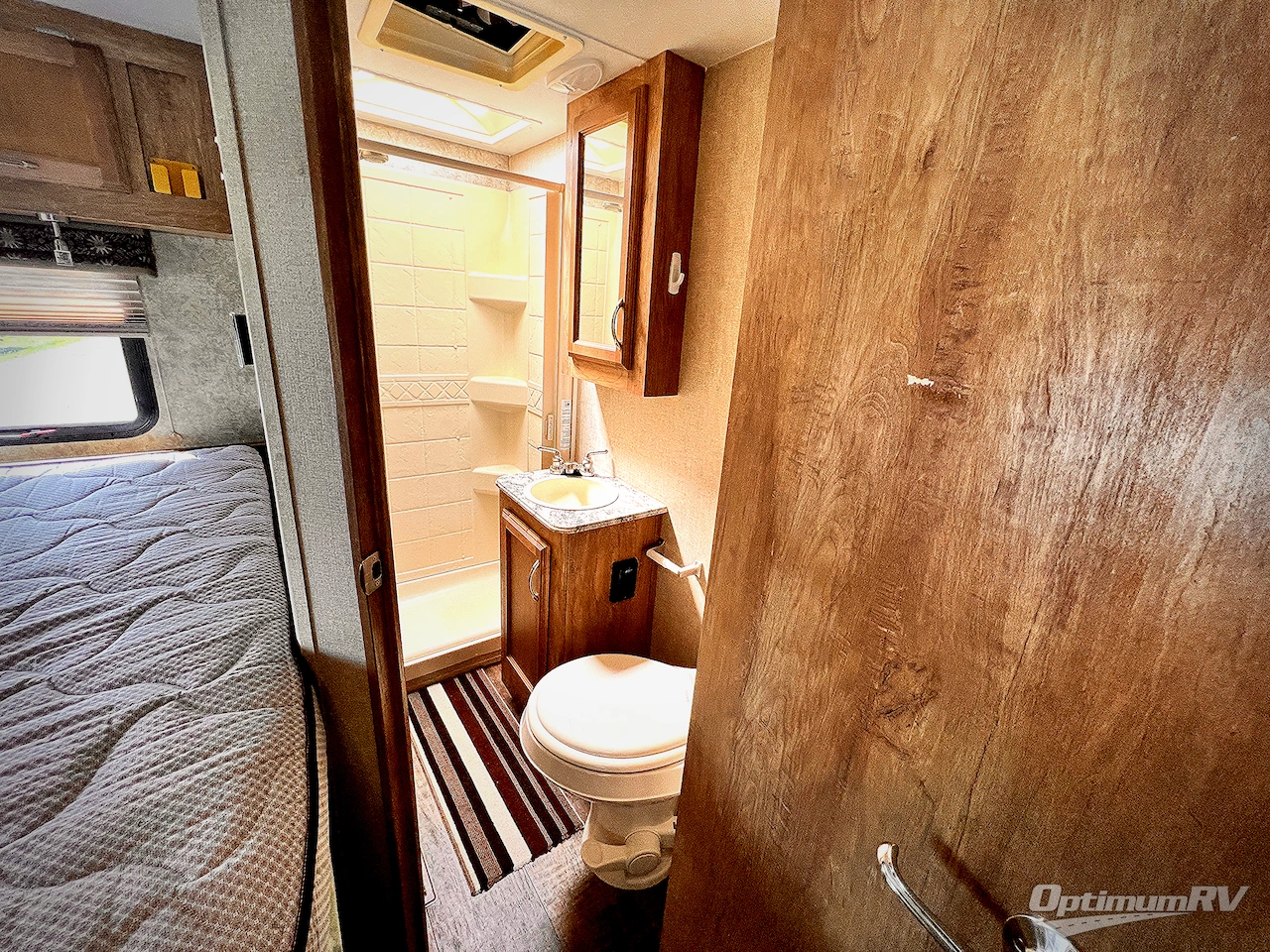 2017 Gulf Stream Conquest Class C 6237 Photo 16