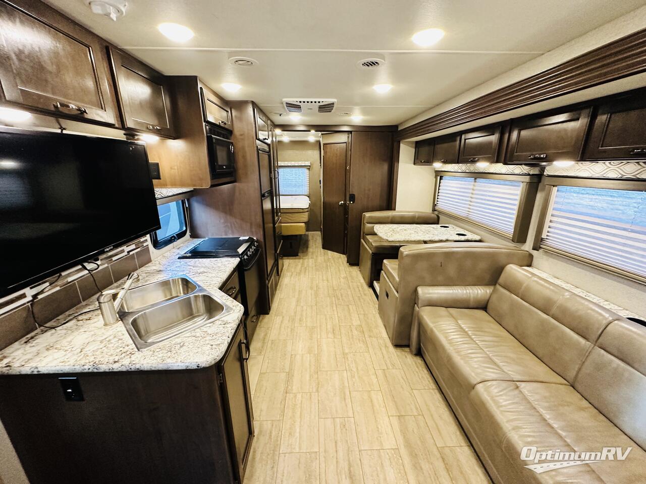 2019 Thor Freedom Traveler A27 Photo 8