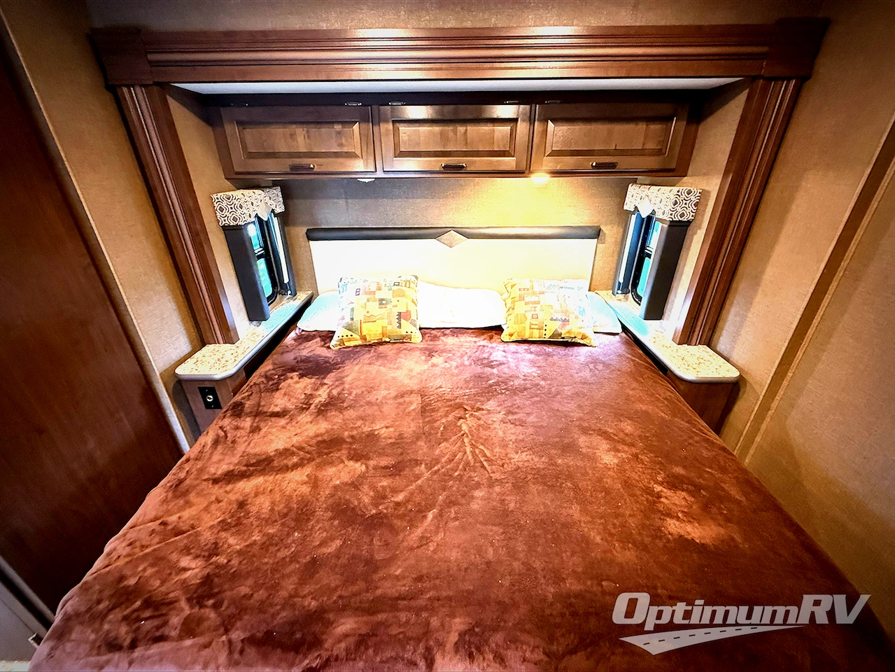 2019 Thor Hurricane 35M Photo 18