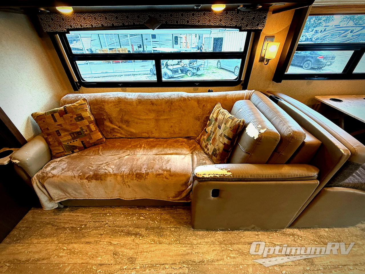 2019 Thor Hurricane 35M Photo 13
