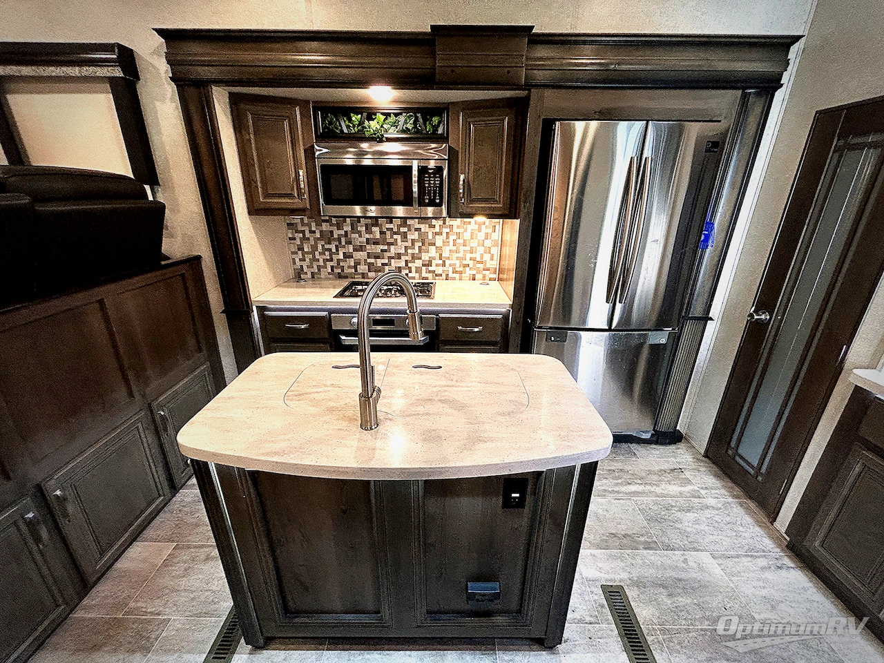 2019 Keystone Montana 3791RD Photo 4
