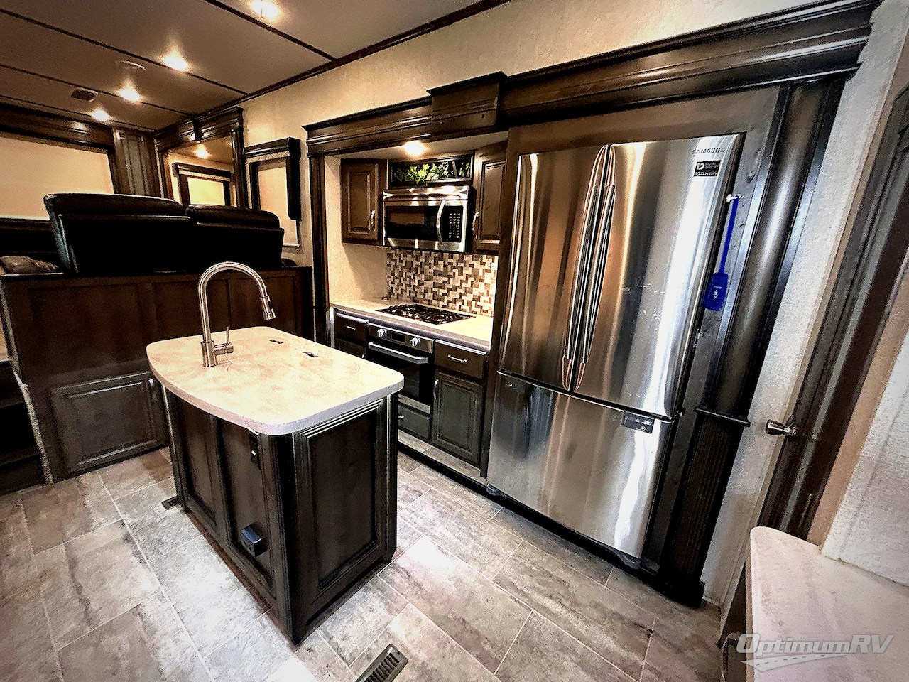 2019 Keystone Montana 3791RD Photo 10