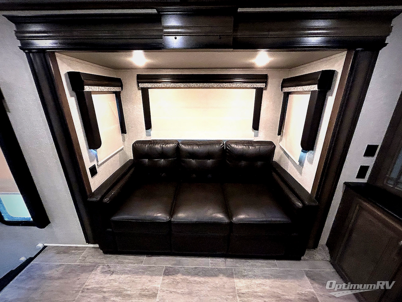 2019 Keystone Montana 3791RD Photo 9