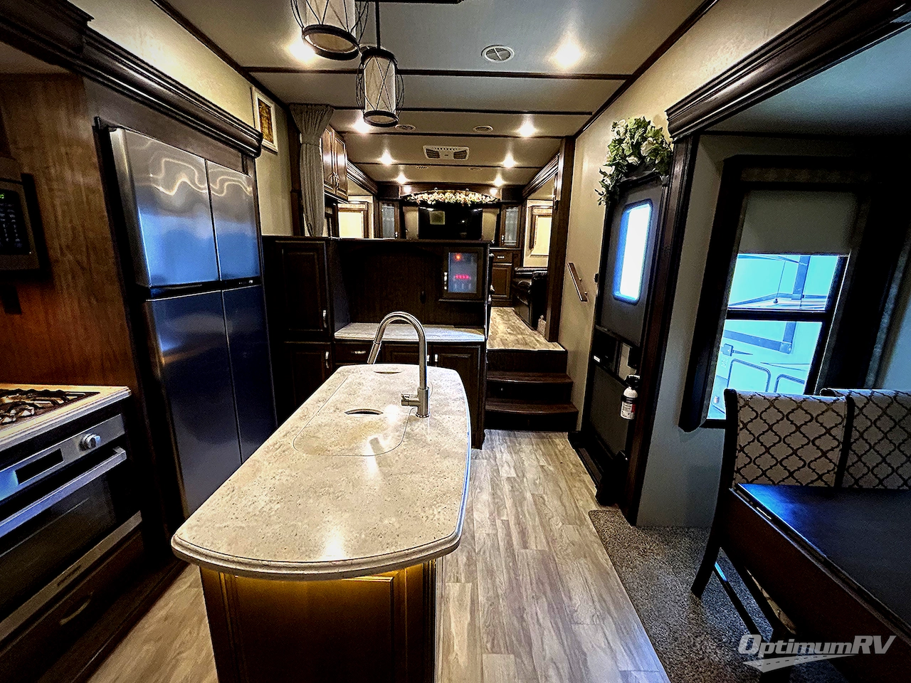 2019 Grand Design Solitude 380FL Photo 5