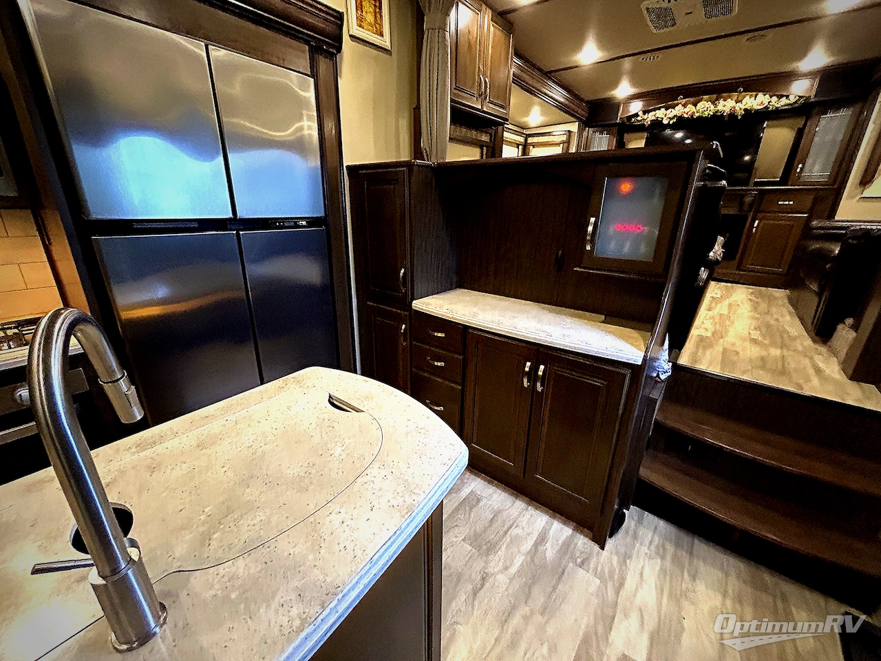 2019 Grand Design Solitude 380FL Photo 12