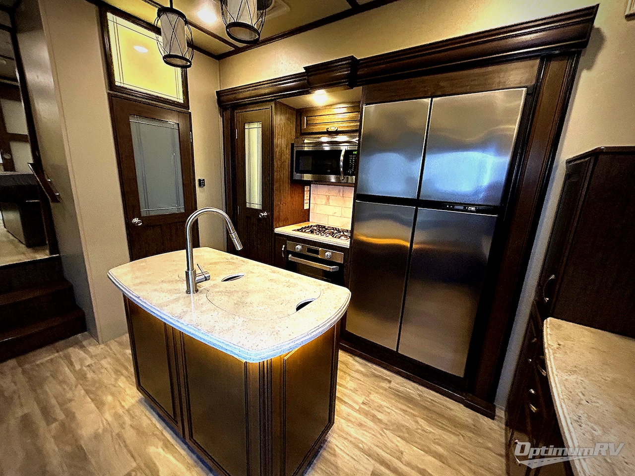 2019 Grand Design Solitude 380FL Photo 13