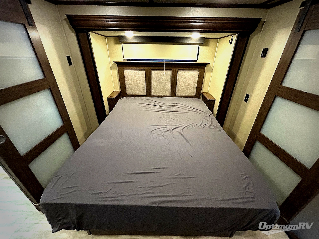 2019 Grand Design Solitude 380FL Photo 18