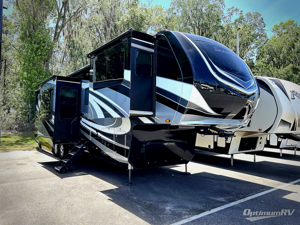 2019 Grand Design Solitude 380FL Photo 1