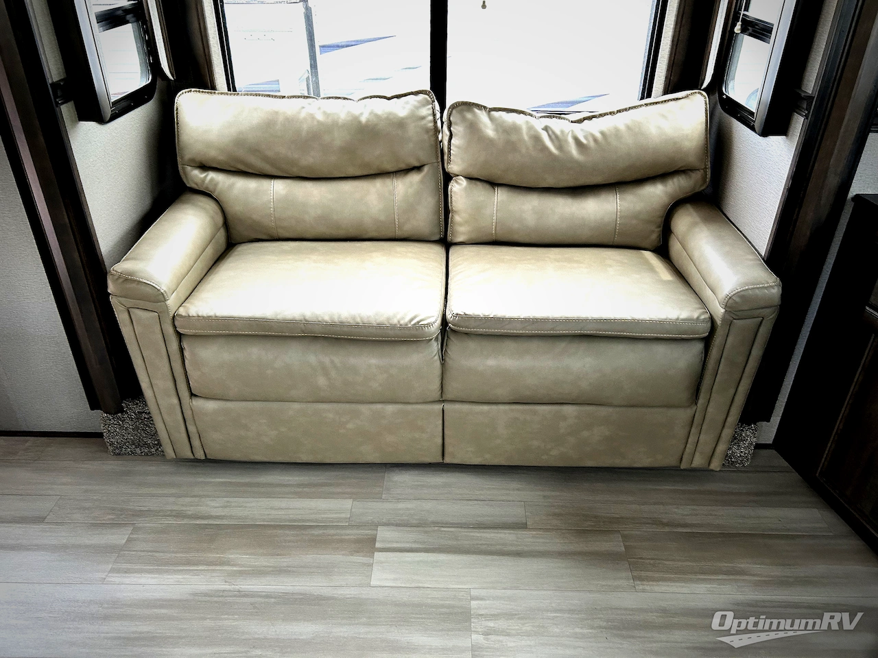 2021 Grand Design Solitude 375RES Photo 8