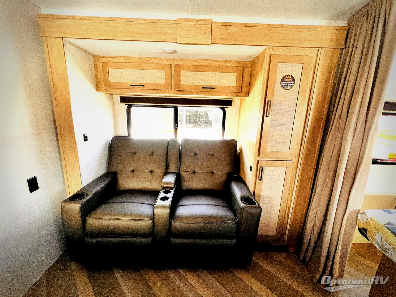2025 Ember E-Series 21RKE Photo 6
