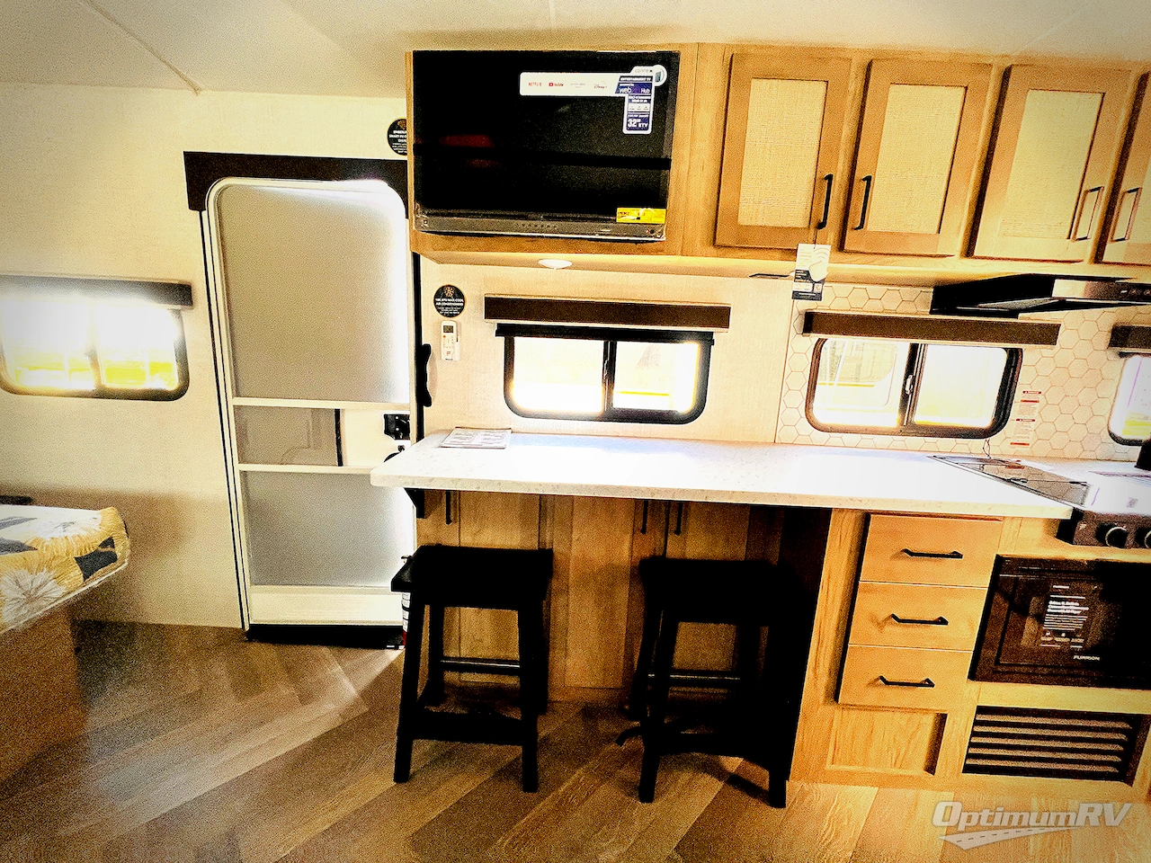 2025 Ember E-Series 21RKE Photo 7