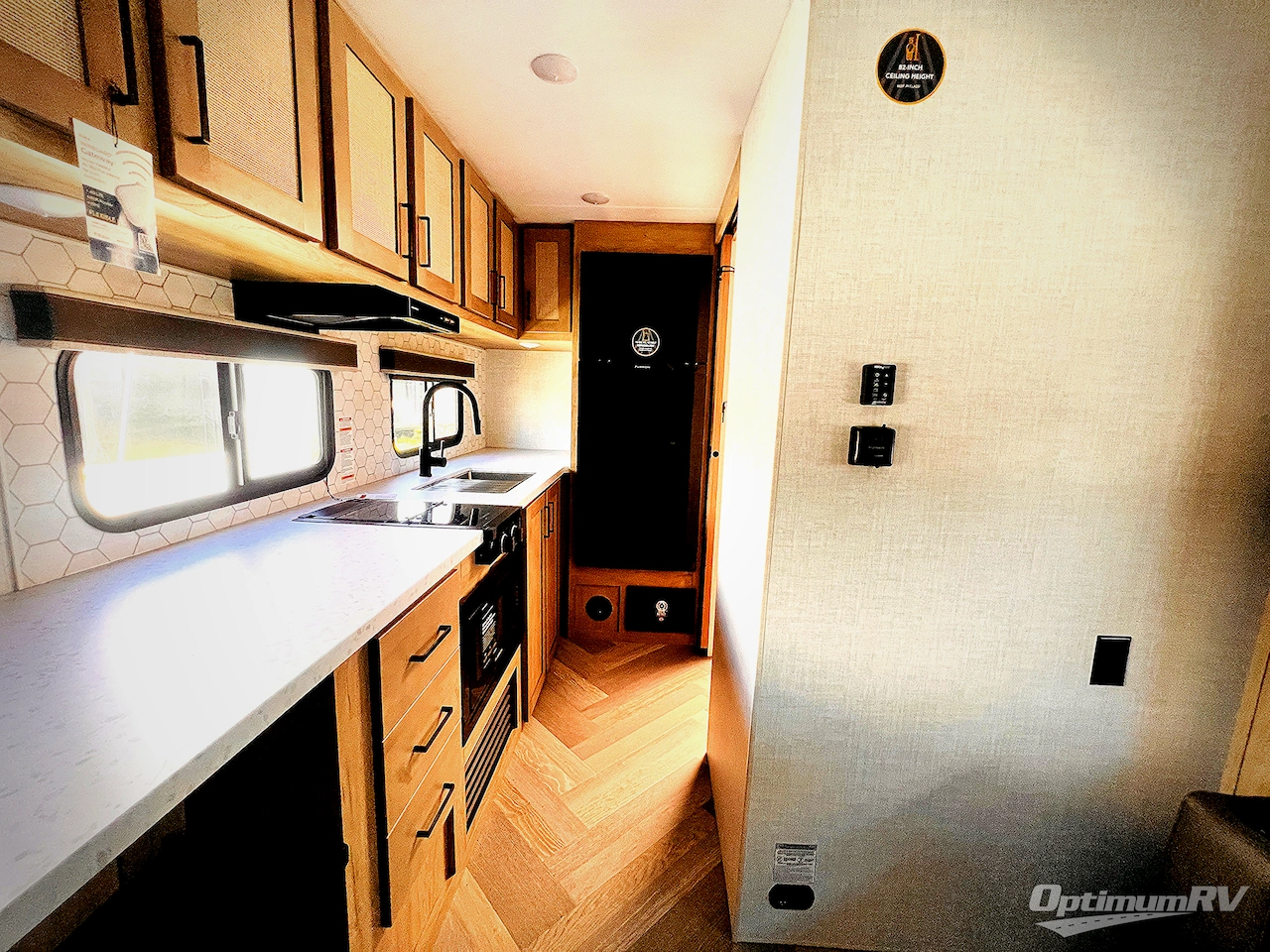 2025 Ember E-Series 21RKE Photo 8