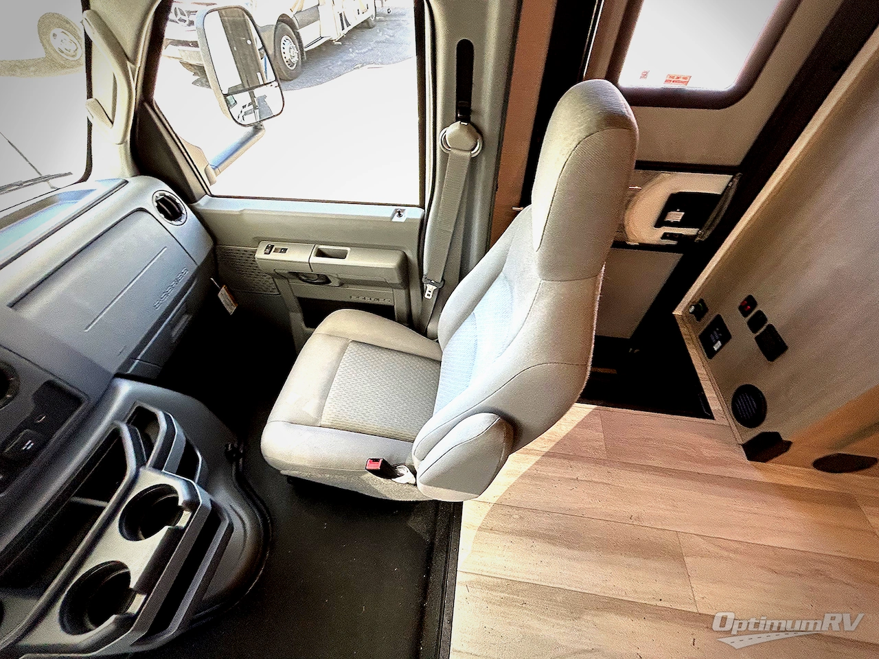 2025 Forest River Sunseeker LE 2550DSLE Ford Photo 5
