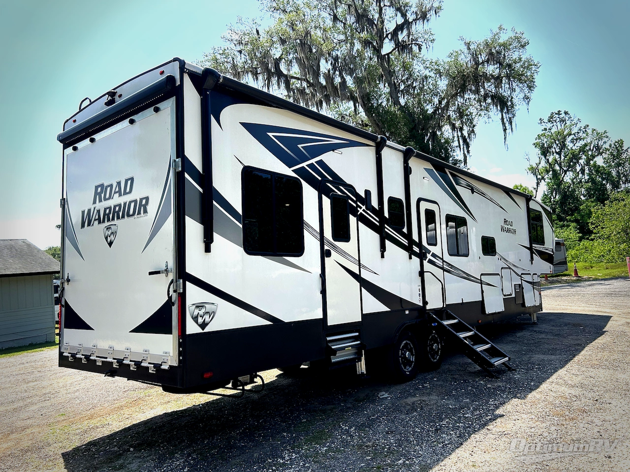 2019 Heartland Road Warrior 392 Photo 2