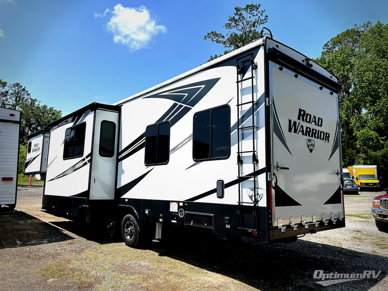 2019 Heartland Road Warrior 392 Photo 3